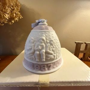 Lladro 1987 Christmas Bell